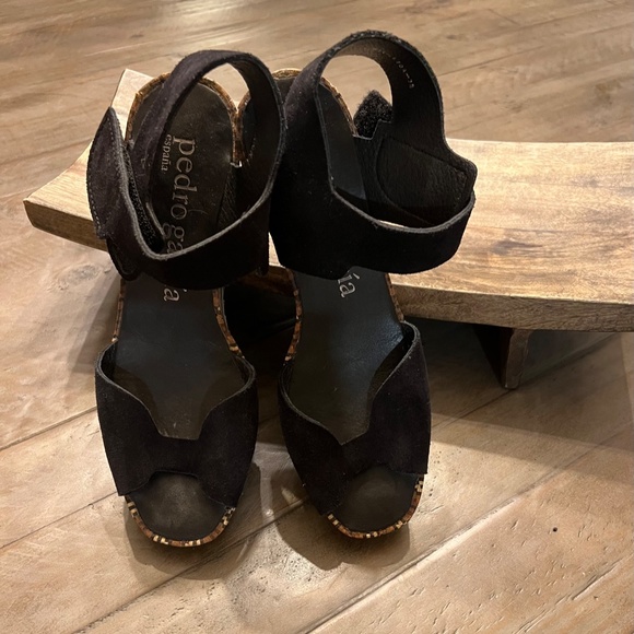 Pedro Garcia Sandal - Size 8 - Picture 10 of 11